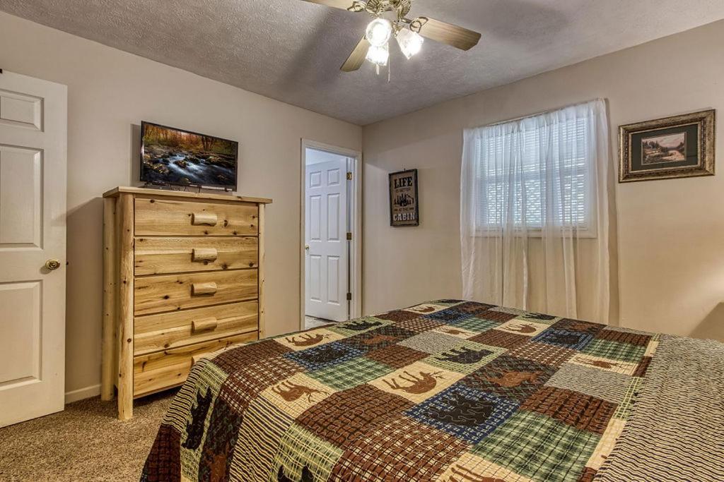 River Song, Near River, Hot Tub, Foosball, Wifi 1089 Free Tickets Each Paid Day, Dollywood And More セバービル エクステリア 写真